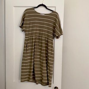 Piper and Scoot - size Medium dress